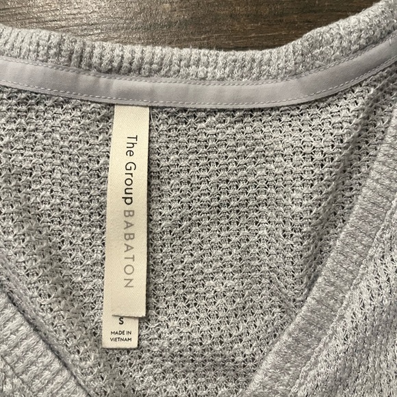 Aritzia Babaton tie long sleeve top - Picture 2 of 3